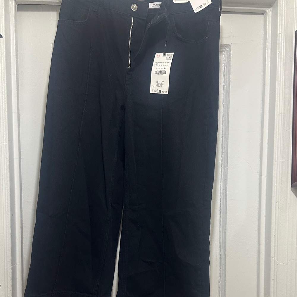 Black Wide-Leg Jeans